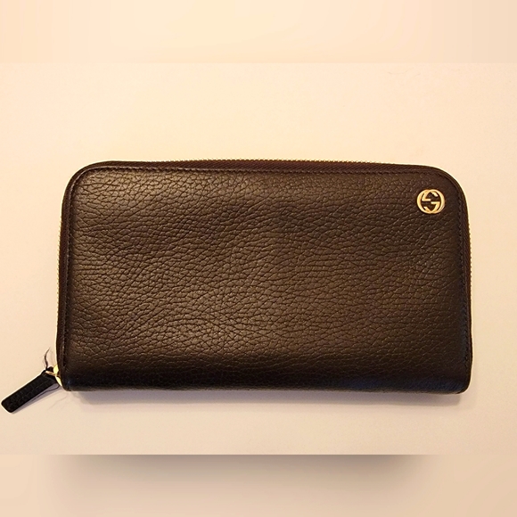 Gucci Handbags - COA Interlocking G Leather Zip Leather Continental